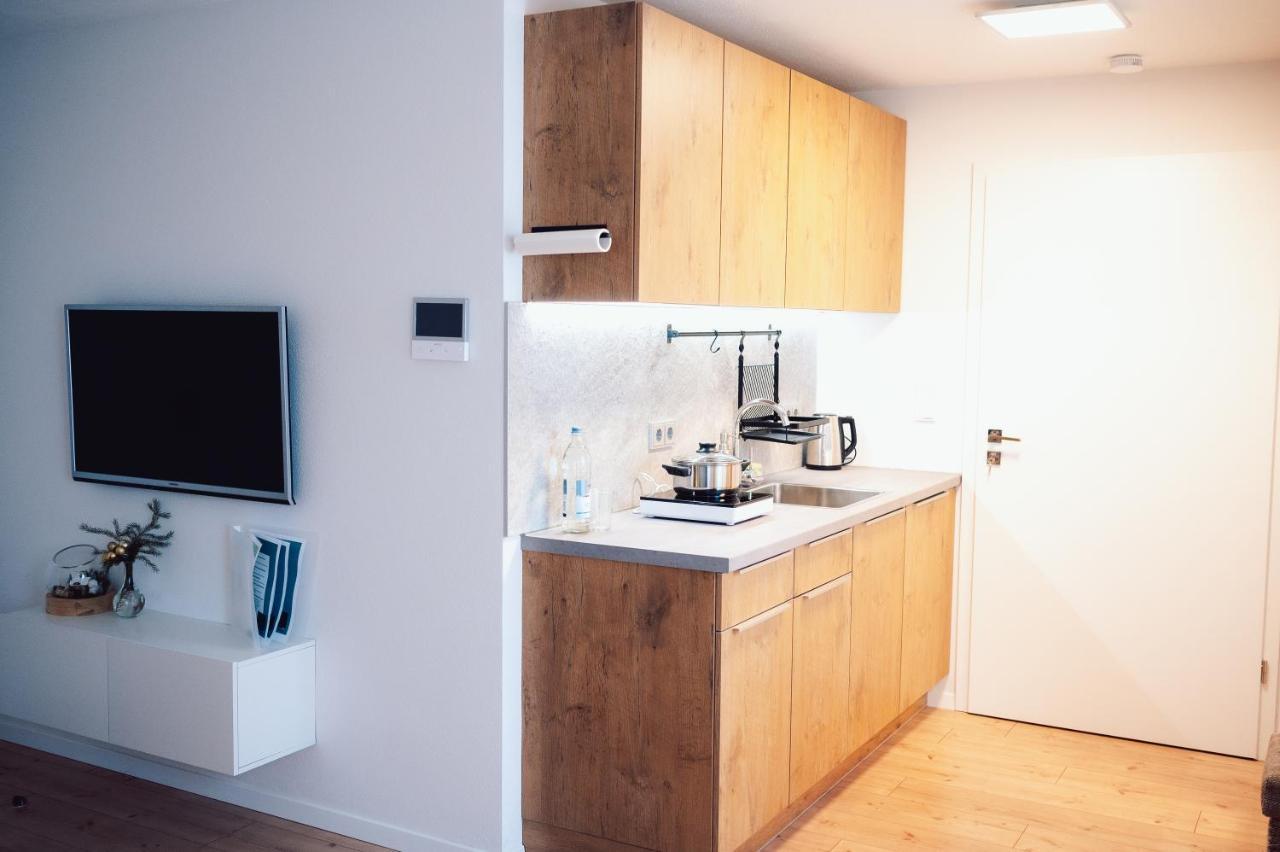 13 Mit Netflix Apartment *