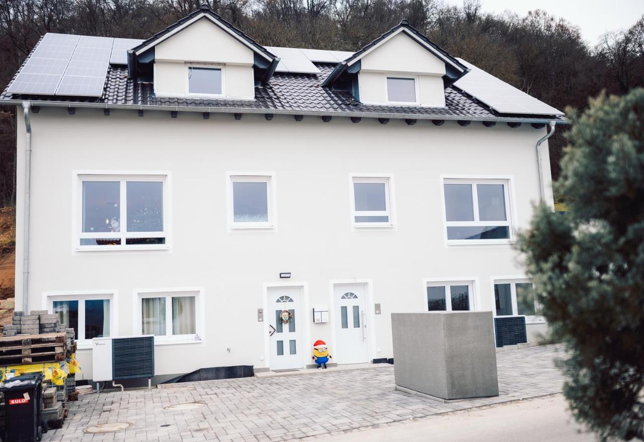 13 Mit Netflix Apartment *